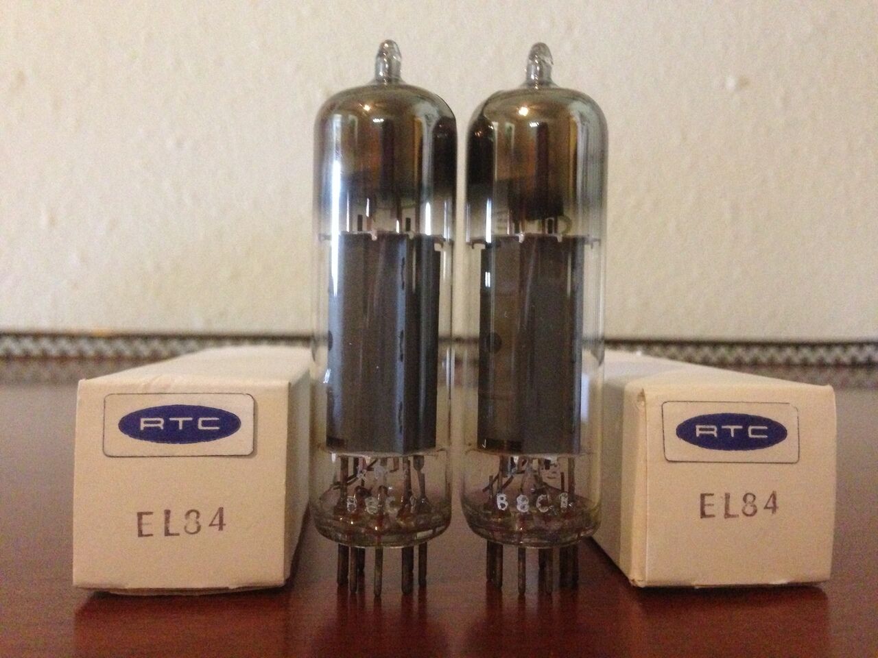 Mullard_EL84_RTC__519261.jpg